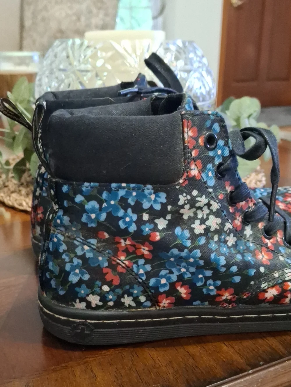 DR MARTENS MAELLY AirWair Women’s Size 8 EUR 39 Black Floral Canvas Ankle Boots
